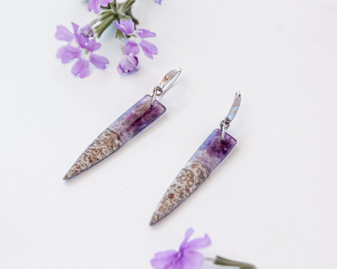 SS Chevron Amethyst Dagger Dangle Earrings with Hammered Earwire