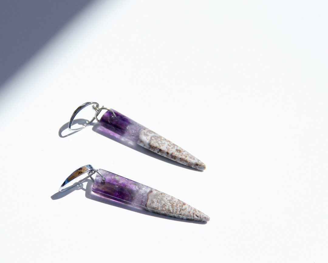 SS Chevron Amethyst Dagger Dangle Earrings with Hammered Earwire