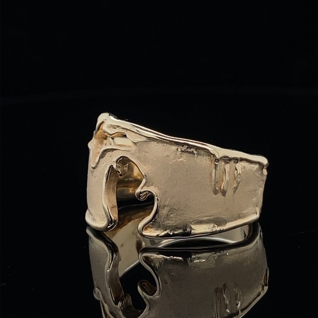 Rustic Michigan Coastline Ring in Yellow Gold