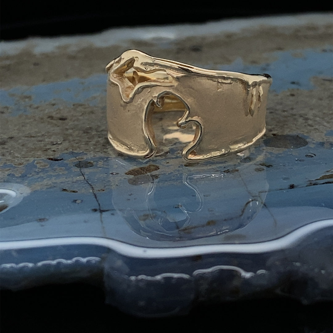 Rustic Michigan Coastline Ring in Yellow Gold