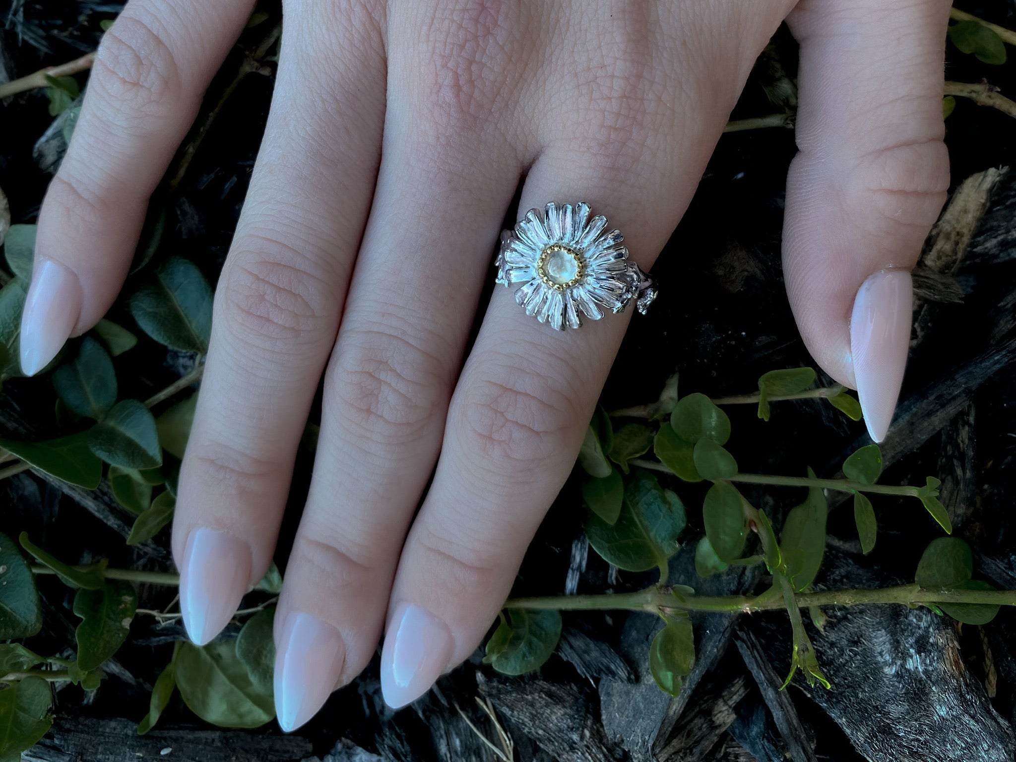 wexford-jewelers-daisy-petal-gemstone-ring