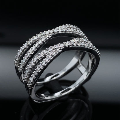 Hugs X Criss-cross Diamond Ring Enhancer