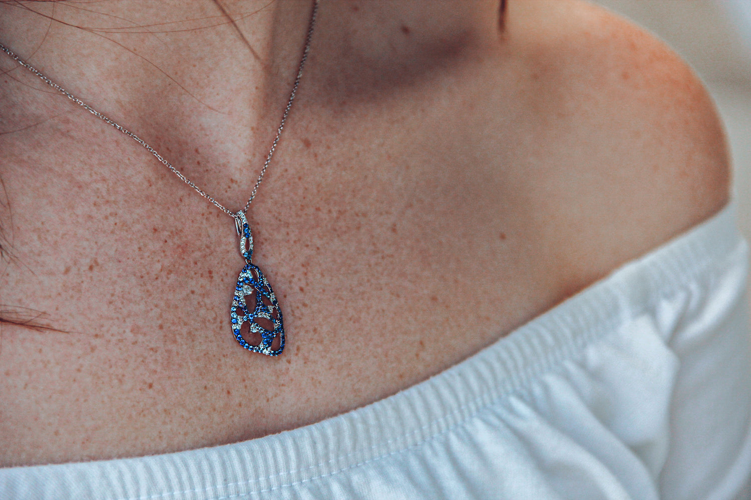 sapphire-pendant-teardrop-wexford-jewelers-diamond