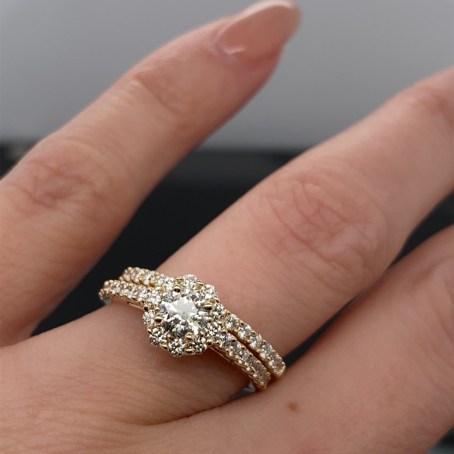 1.00CT TDW 14K Yellow Gold Round Halo Wedding Set