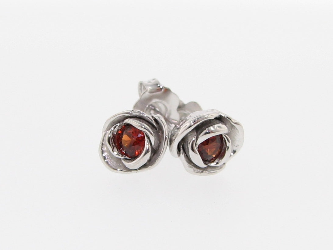 Sterling Silver
3mm Garnets