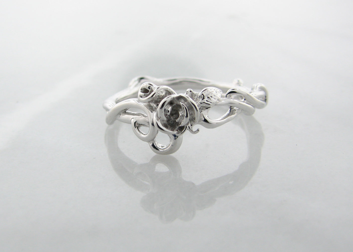 white-gold-rose-garden-ring