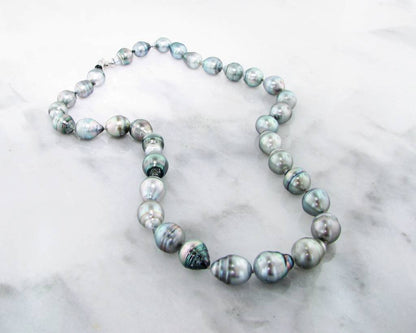 White Gold, Tahitian Pearl Necklace, Medium Gray